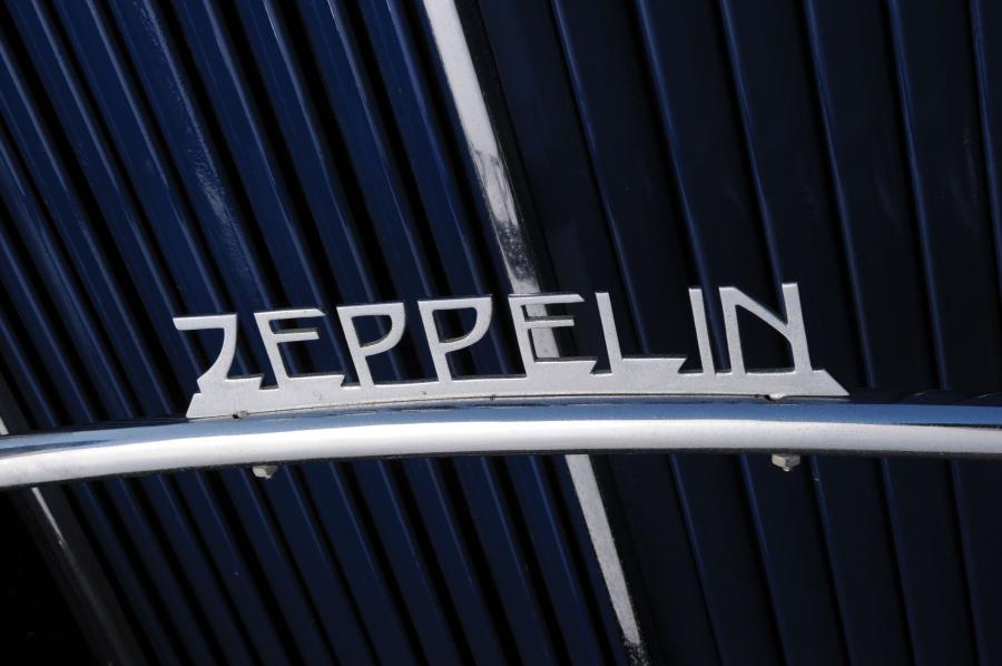 Логотип Maybach Zeppelin DS8 Roadster 1938 года  (фото 7 из 12)